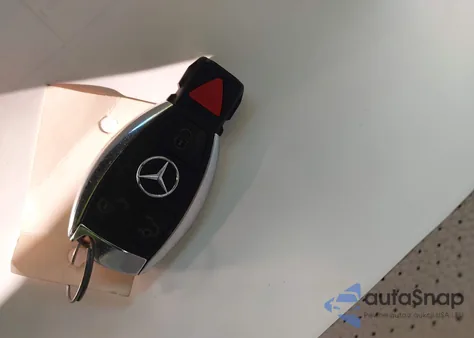 2015 Mercedes-Benz C 300 z USA, uszkodzony, nr VIN 55SWF4JBXFU087849